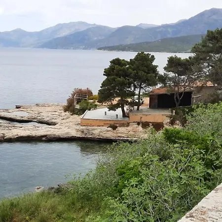 6 Pers Piscine Proche De St Florent Appt 22 *